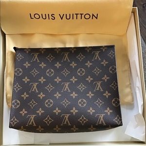 Louis Vuitton Poche Toilette